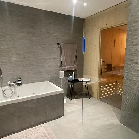 Апартаменты Berghof Зас-Фе